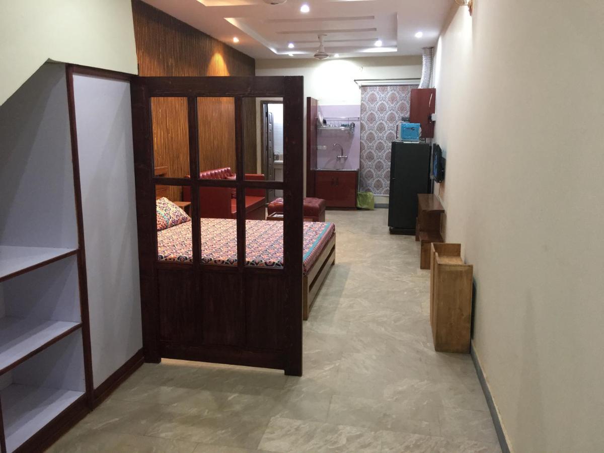 One Bed Studio Apartment Near Shaukat Khanum Lahor Dış mekan fotoğraf